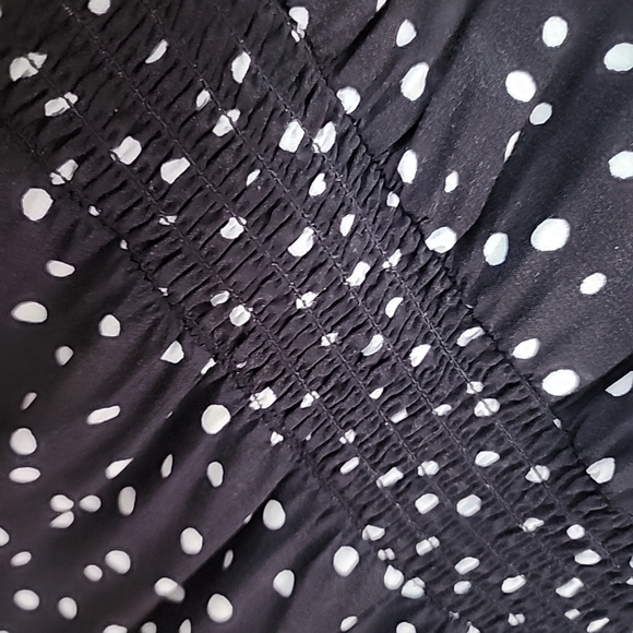 Loft pant romper with 2 pockets an elastic waist size 6 - Picture 6 of 14